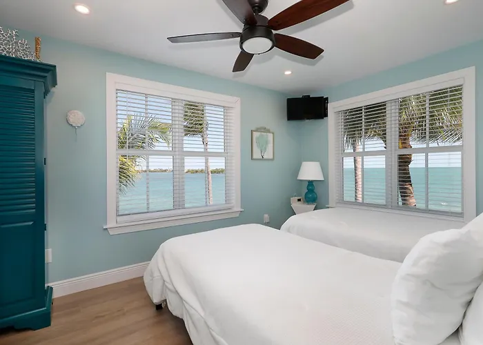 Waterfront Luxury Villa 62 With Sunset Views And Boat Slip Villa